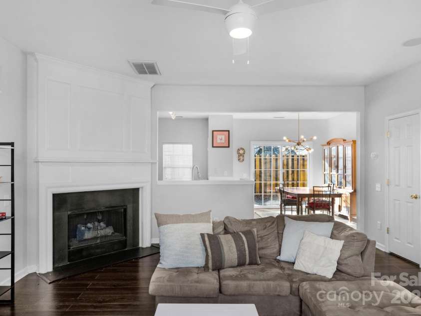 3213 Mannington Drive, Charlotte, NC 28270.  MLS# CAR4328804, YatesRealty ID 4953. 