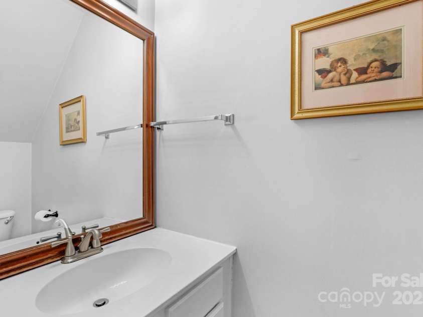 3213 Mannington Drive, Charlotte, NC 28270.  MLS# CAR4328804, YatesRealty ID 4953. 