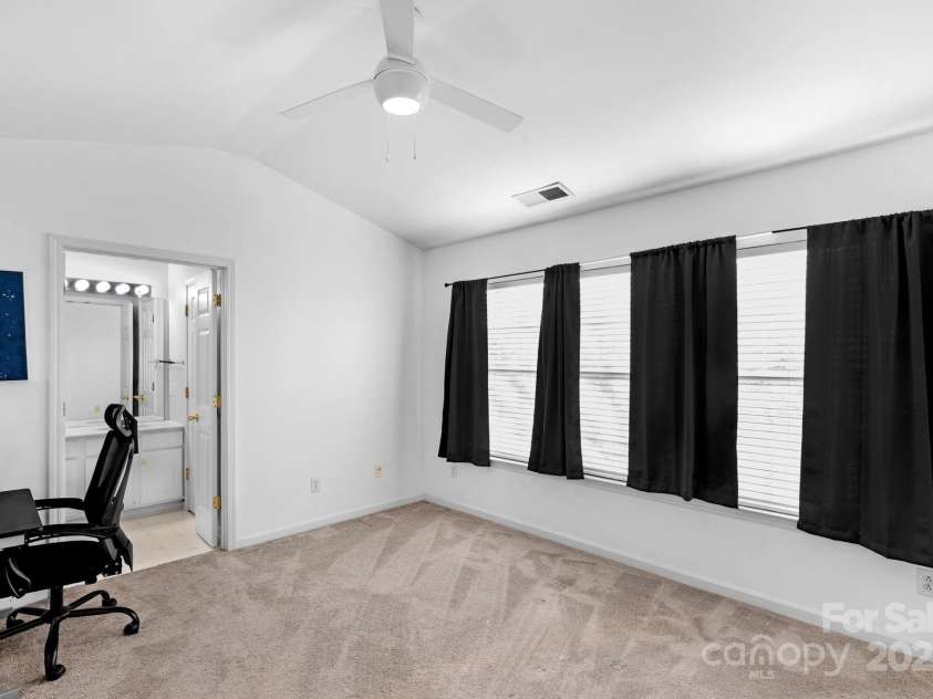 3213 Mannington Drive, Charlotte, NC 28270.  MLS# CAR4328804, YatesRealty ID 4953. 