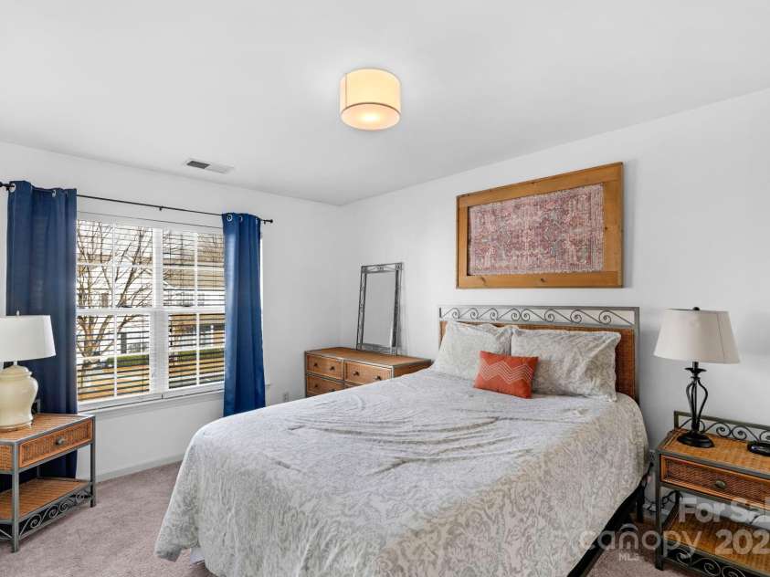 3213 Mannington Drive, Charlotte, NC 28270.  MLS# CAR4328804, YatesRealty ID 4953. 