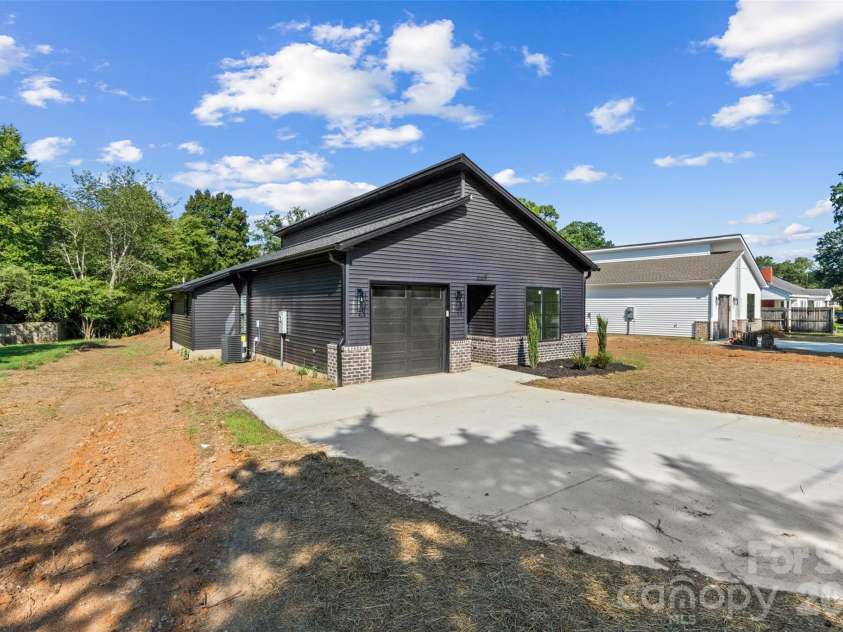 668 Jackson Terrace, Concord, NC 28027.  MLS# CAR4422491, YatesRealty ID 49532. 