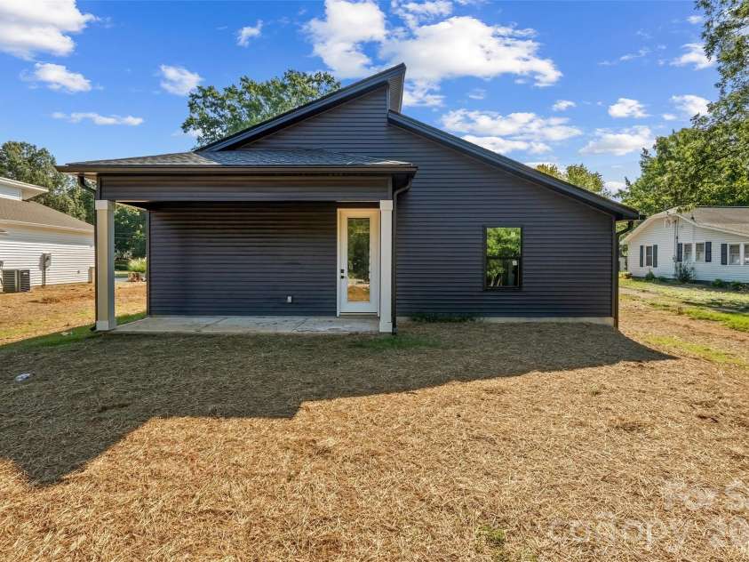 668 Jackson Terrace, Concord, NC 28027.  MLS# CAR4422491, YatesRealty ID 49532. 