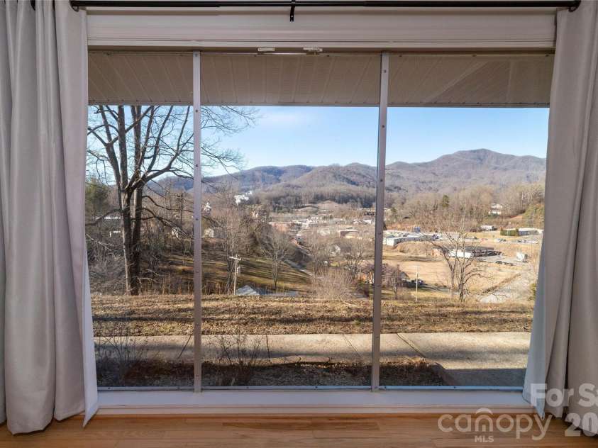 223 Cherry Street, Sylva, NC 28779.  MLS# CAR4422833, YatesRealty ID 49533. 
