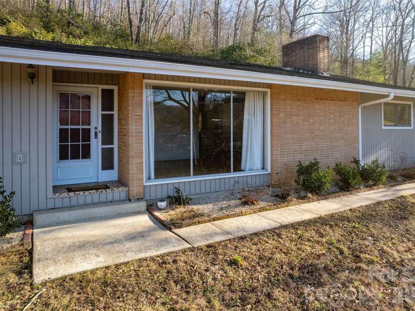 223 Cherry Street, Sylva, NC 28779.  MLS# CAR4422833, YatesRealty ID 49533. 