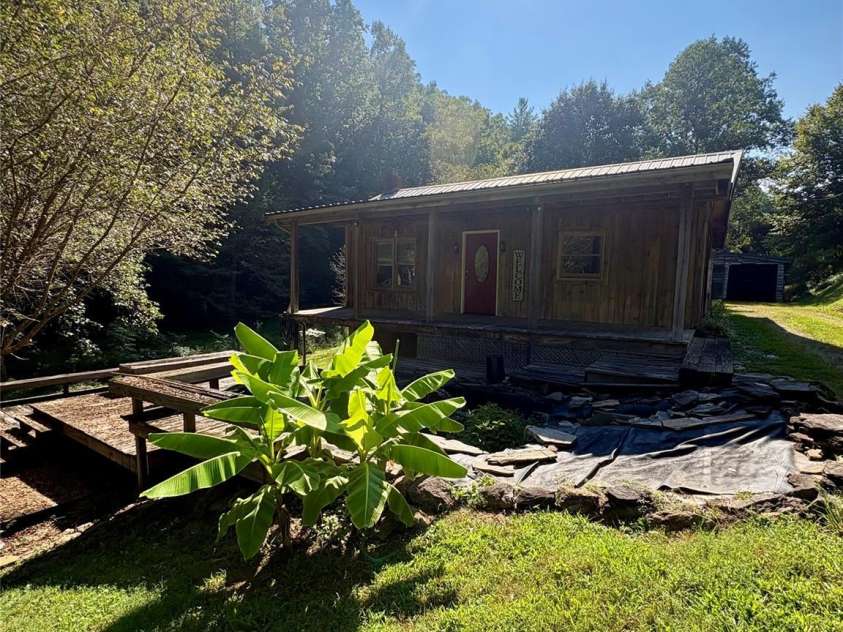 4019 Happy Goats Way, Lenoir, NC 28645.  MLS# CAR4422447, YatesRealty ID 49536. 