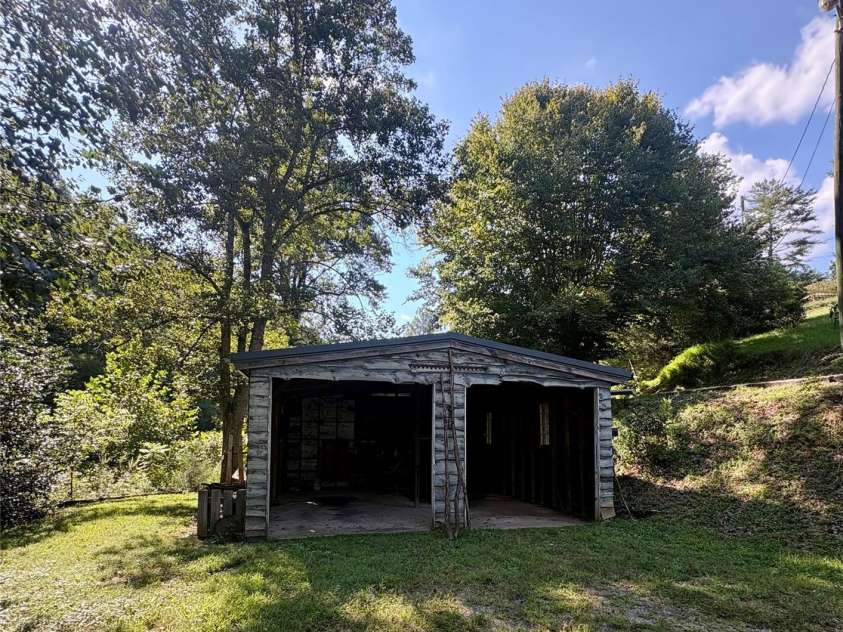 4019 Happy Goats Way, Lenoir, NC 28645.  MLS# CAR4422447, YatesRealty ID 49536. 