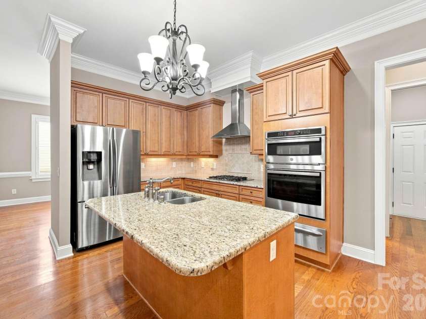 8813 Provence Village Lane, Charlotte, NC 28226.  MLS# CAR4413848, YatesRealty ID 49538. 