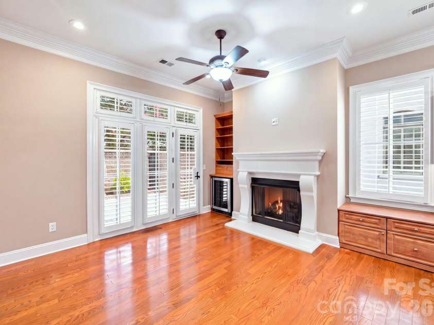 8813 Provence Village Lane, Charlotte, NC 28226.  MLS# CAR4413848, YatesRealty ID 49538. 