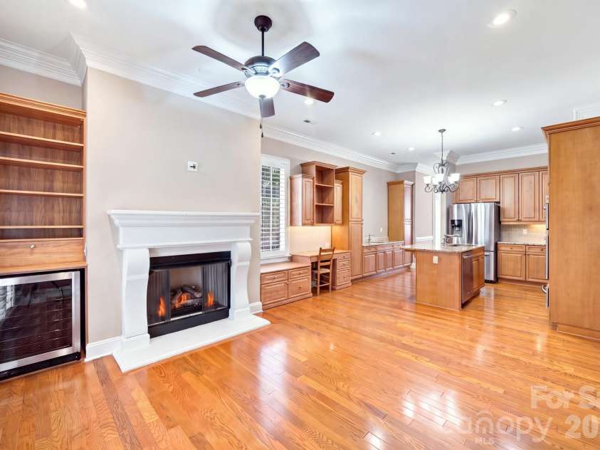 8813 Provence Village Lane, Charlotte, NC 28226.  MLS# CAR4413848, YatesRealty ID 49538. 
