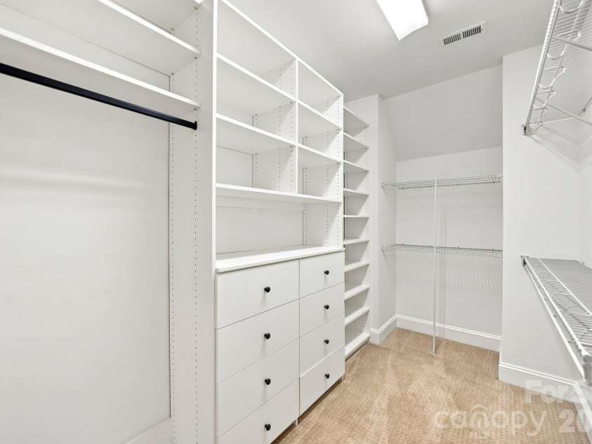 8813 Provence Village Lane, Charlotte, NC 28226.  MLS# CAR4413848, YatesRealty ID 49538. 