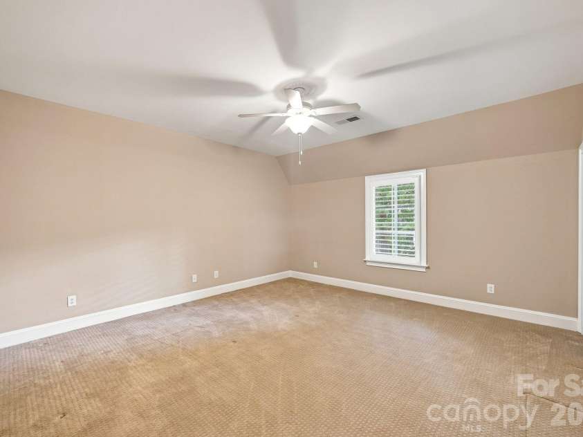 8813 Provence Village Lane, Charlotte, NC 28226.  MLS# CAR4413848, YatesRealty ID 49538. 