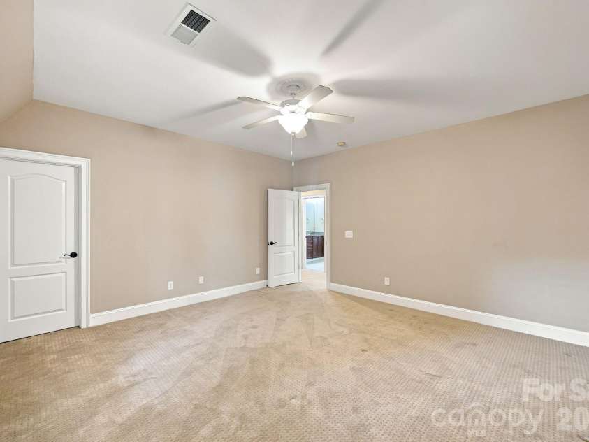 8813 Provence Village Lane, Charlotte, NC 28226.  MLS# CAR4413848, YatesRealty ID 49538. 