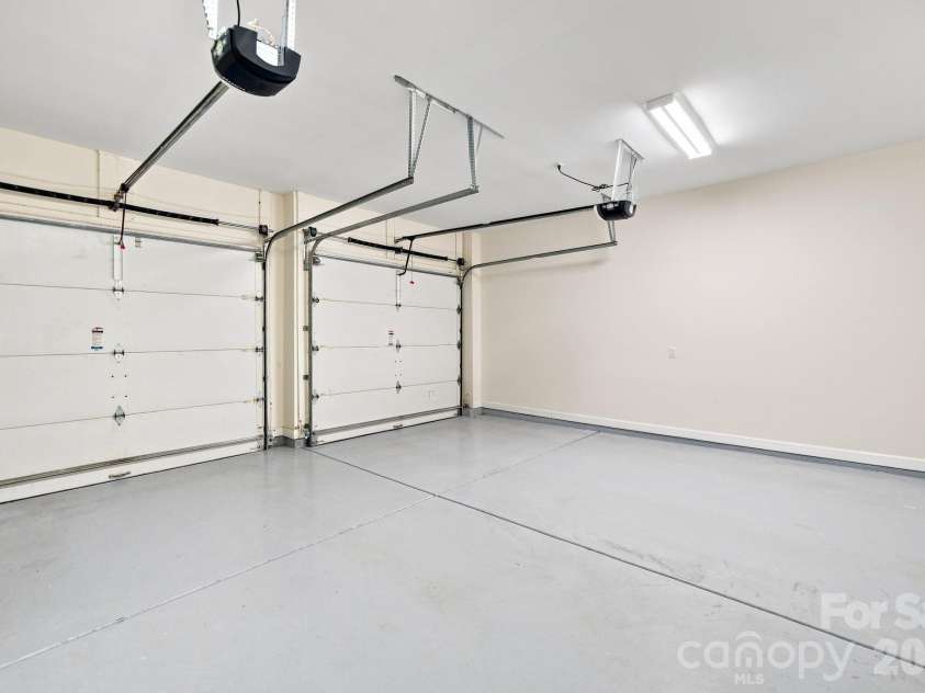 8813 Provence Village Lane, Charlotte, NC 28226.  MLS# CAR4413848, YatesRealty ID 49538. 