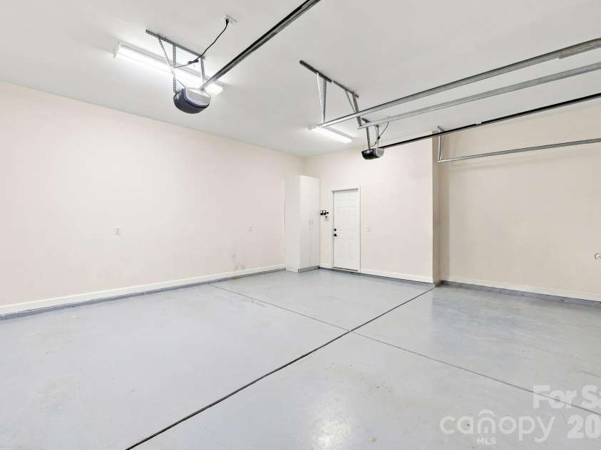 8813 Provence Village Lane, Charlotte, NC 28226.  MLS# CAR4413848, YatesRealty ID 49538. 