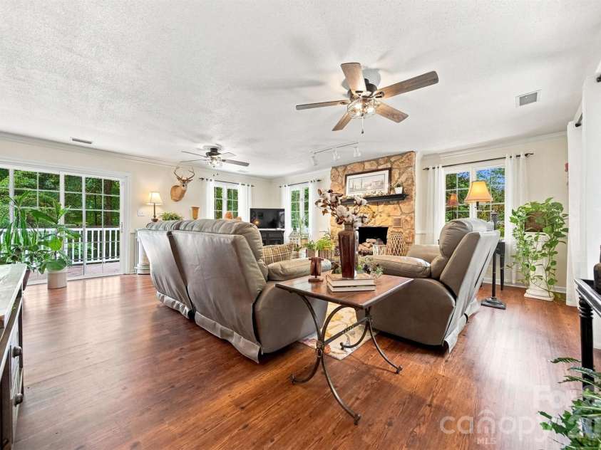 37 HOME PLACE Lane, Hickory, NC 28601.  MLS# CAR4422455, YatesRealty ID 49539. 