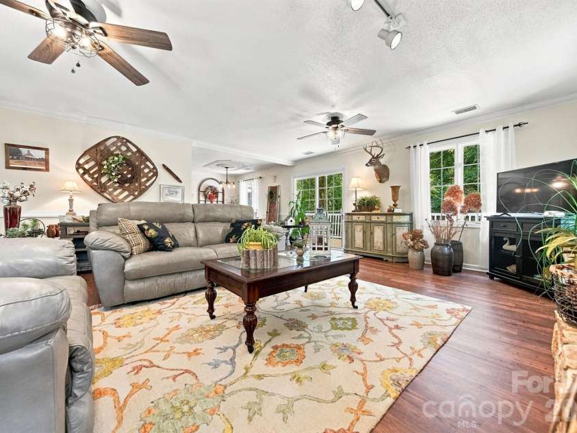 37 HOME PLACE Lane, Hickory, NC 28601.  MLS# CAR4422455, YatesRealty ID 49539. 