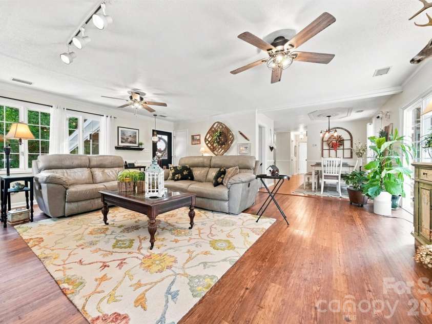 37 HOME PLACE Lane, Hickory, NC 28601.  MLS# CAR4422455, YatesRealty ID 49539. 