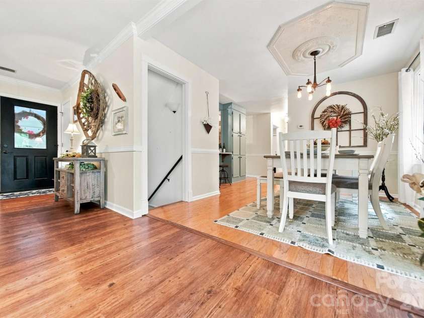 37 HOME PLACE Lane, Hickory, NC 28601.  MLS# CAR4422455, YatesRealty ID 49539. 