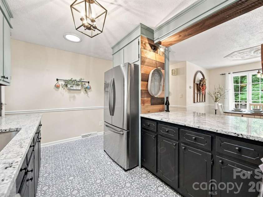 37 HOME PLACE Lane, Hickory, NC 28601.  MLS# CAR4422455, YatesRealty ID 49539. 