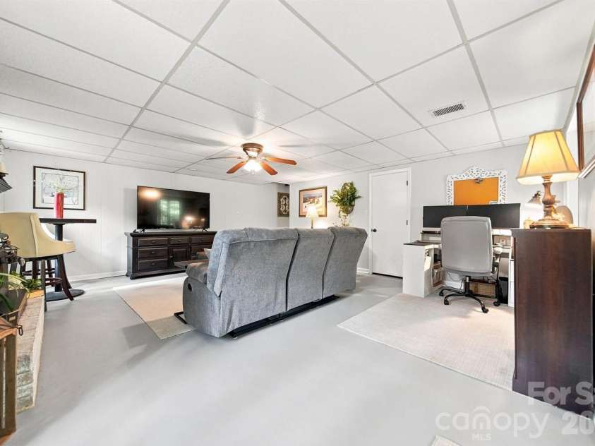 37 HOME PLACE Lane, Hickory, NC 28601.  MLS# CAR4422455, YatesRealty ID 49539. 