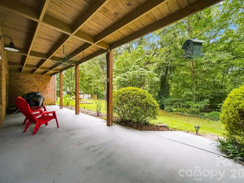 37 HOME PLACE Lane, Hickory, NC 28601.  MLS# CAR4422455, YatesRealty ID 49539. 