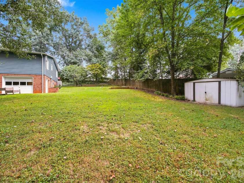 37 HOME PLACE Lane, Hickory, NC 28601.  MLS# CAR4422455, YatesRealty ID 49539. 
