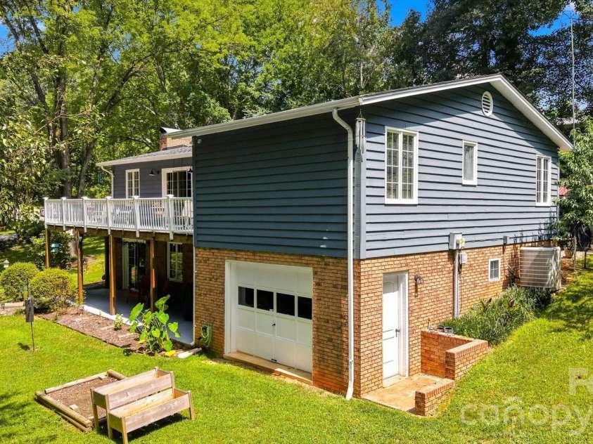 37 HOME PLACE Lane, Hickory, NC 28601.  MLS# CAR4422455, YatesRealty ID 49539. 