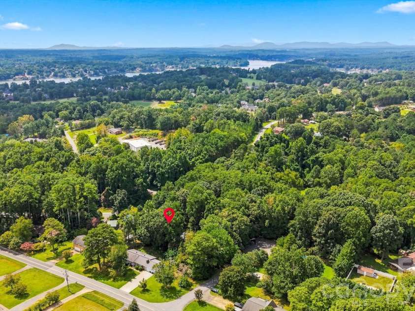 37 HOME PLACE Lane, Hickory, NC 28601.  MLS# CAR4422455, YatesRealty ID 49539. 
