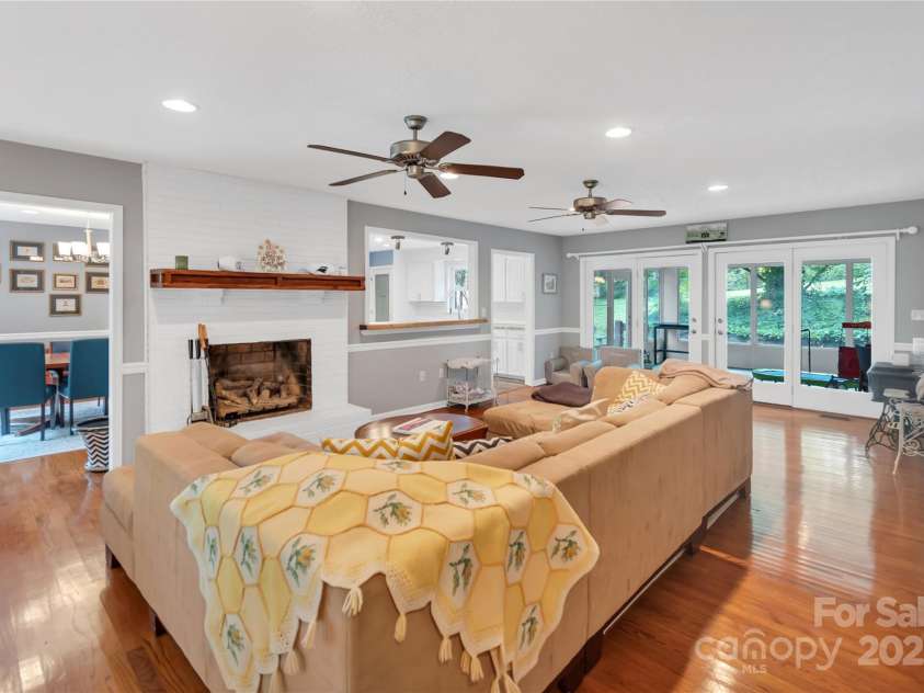 2201 Holly Lane, Shelby, NC 28150.  MLS# CAR4232605, YatesRealty ID 4954. 