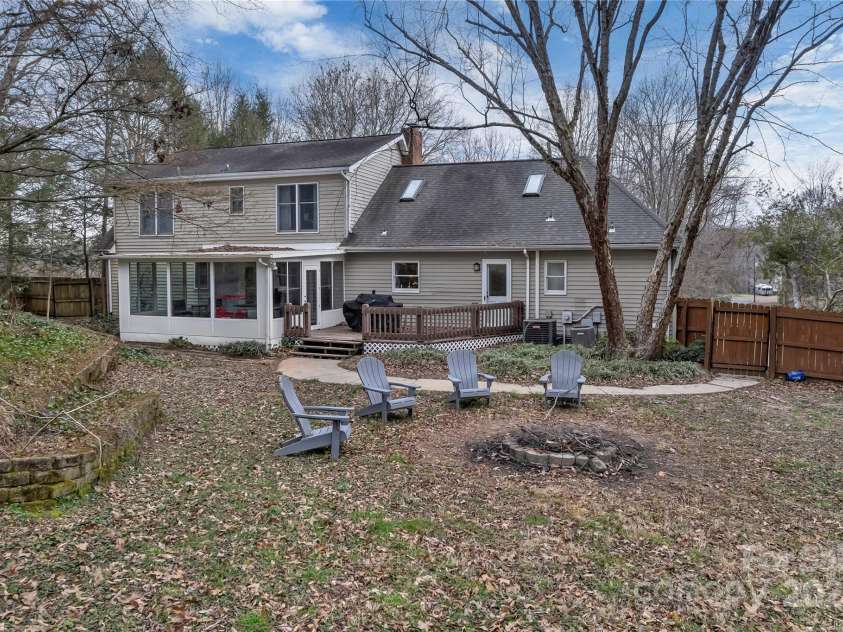 2201 Holly Lane, Shelby, NC 28150.  MLS# CAR4232605, YatesRealty ID 4954. 