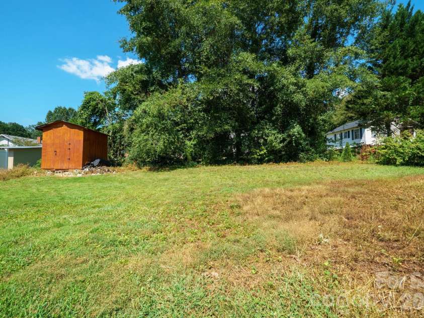 106 Cascade Street, Morganton, NC 28655.  MLS# CAR4422549, YatesRealty ID 49541. 