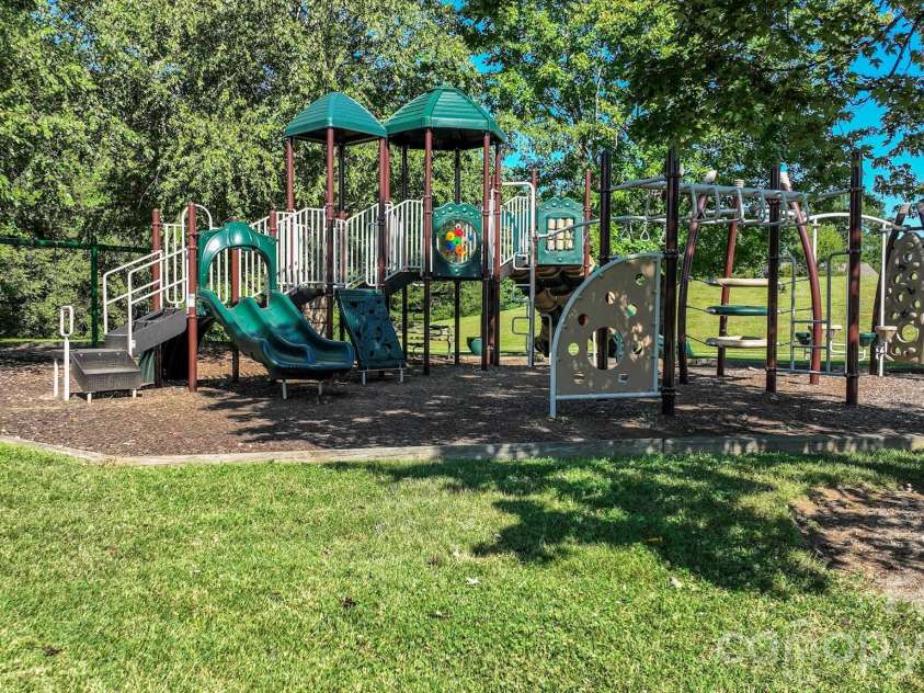 12728 Planters Row Drive, Charlotte, NC 28278.  MLS# CAR4422415, YatesRealty ID 49542. 