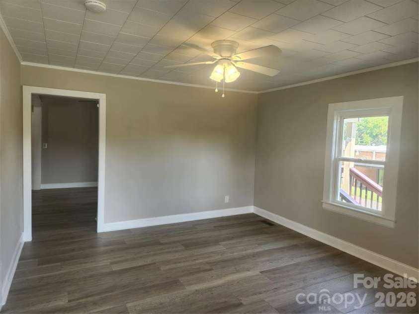 8 summit Avenue, Granite Falls, NC 28630.  MLS# CAR4422269, YatesRealty ID 49545. Living Room