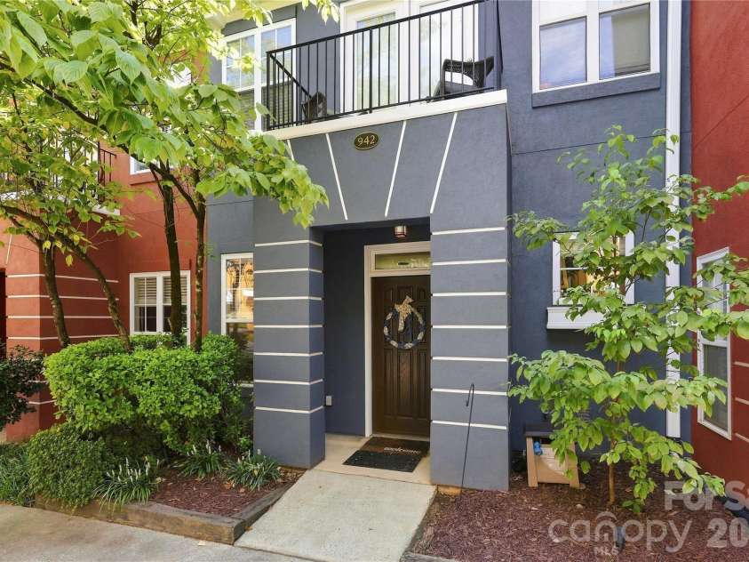 942 Hawthorne Bridge Court, Charlotte, NC 28204.  MLS# CAR4421282, YatesRealty ID 49548. 