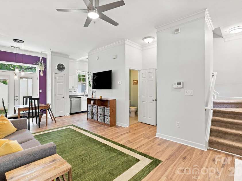 942 Hawthorne Bridge Court, Charlotte, NC 28204.  MLS# CAR4421282, YatesRealty ID 49548. 