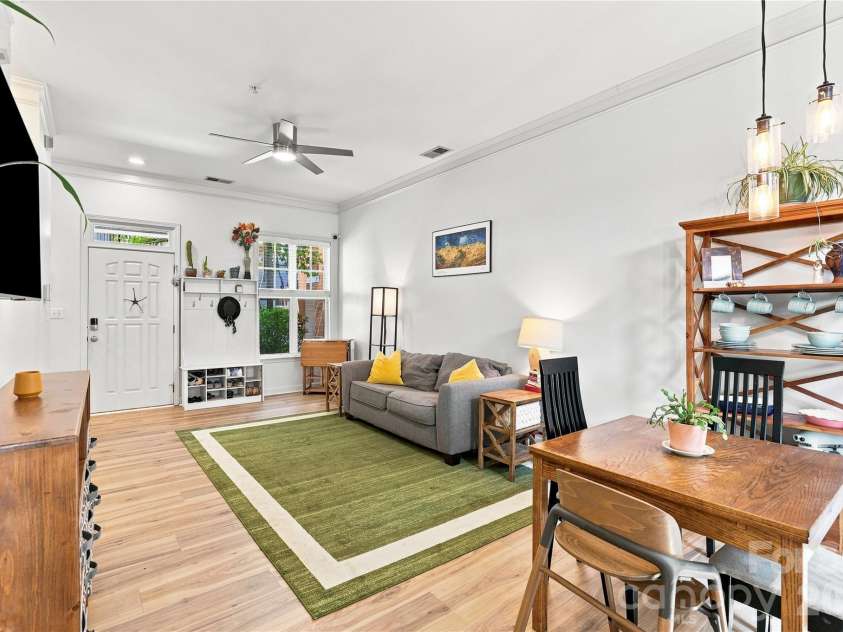 942 Hawthorne Bridge Court, Charlotte, NC 28204.  MLS# CAR4421282, YatesRealty ID 49548. 