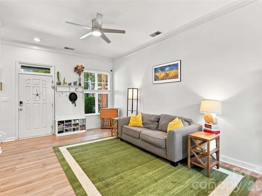 942 Hawthorne Bridge Court, Charlotte, NC 28204.  MLS# CAR4421282, YatesRealty ID 49548. 