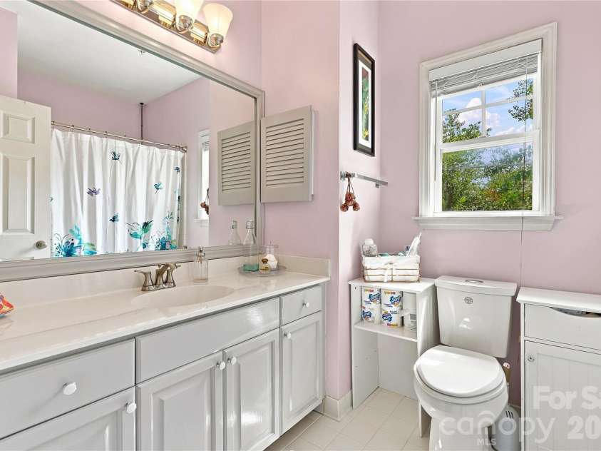 942 Hawthorne Bridge Court, Charlotte, NC 28204.  MLS# CAR4421282, YatesRealty ID 49548. 