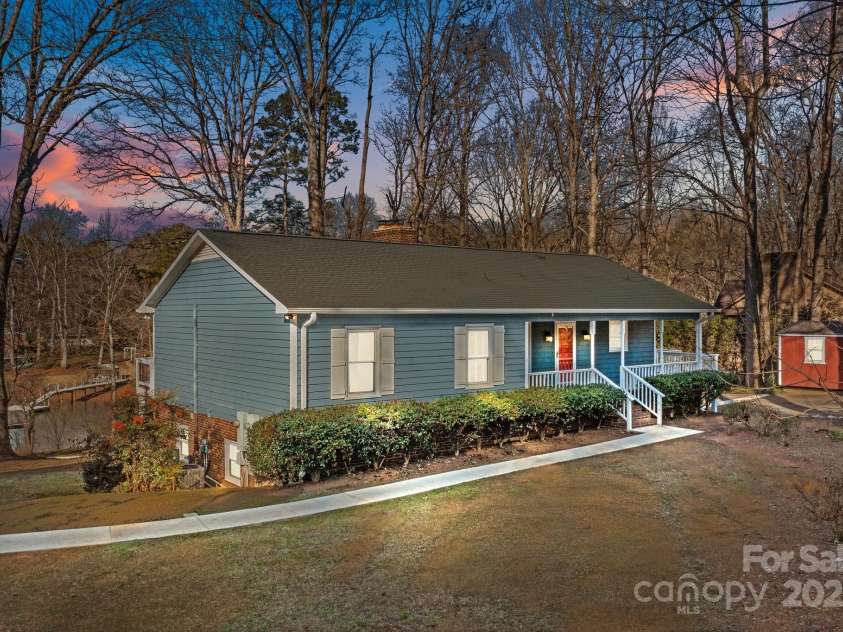 604 Beaten Path Road, Mooresville, NC 28117.  MLS# CAR4218477, YatesRealty ID 4955. 