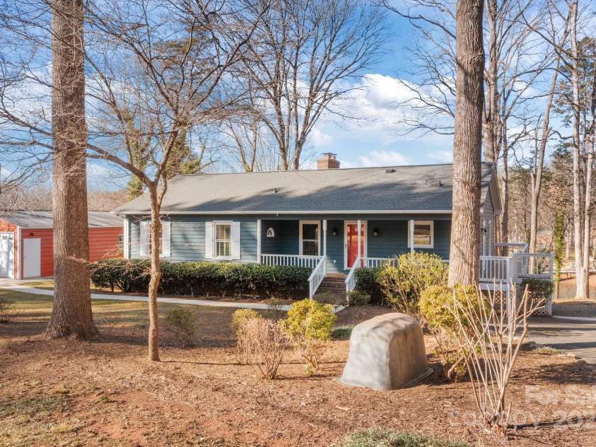 604 Beaten Path Road, Mooresville, NC 28117.  MLS# CAR4218477, YatesRealty ID 4955. 