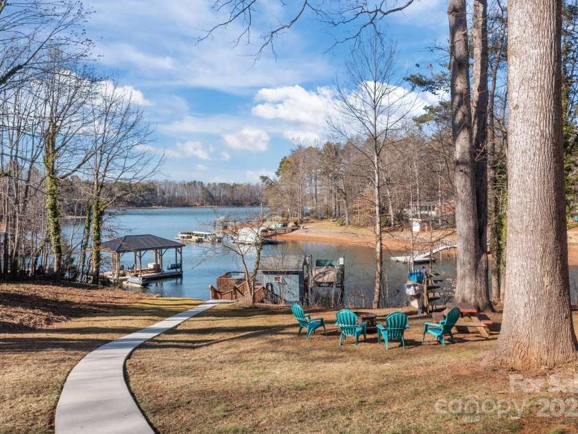 604 Beaten Path Road, Mooresville, NC 28117.  MLS# CAR4218477, YatesRealty ID 4955. 