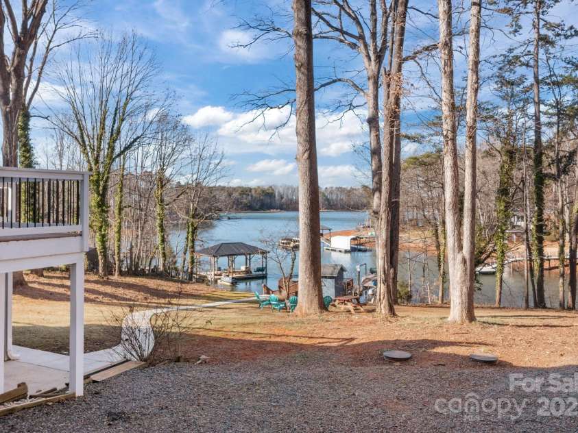 604 Beaten Path Road, Mooresville, NC 28117.  MLS# CAR4218477, YatesRealty ID 4955. 