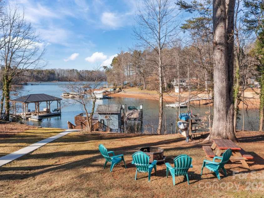 604 Beaten Path Road, Mooresville, NC 28117.  MLS# CAR4218477, YatesRealty ID 4955. 