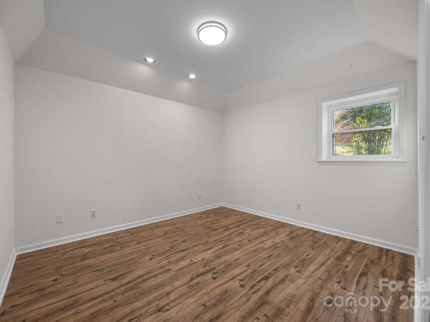 604 Beaten Path Road, Mooresville, NC 28117.  MLS# CAR4218477, YatesRealty ID 4955. 