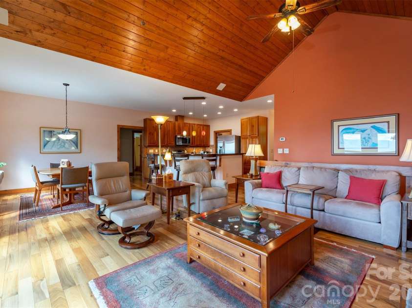 30 Wedgewood Terrace, Black Mountain, NC 28711.  MLS# CAR4421257, YatesRealty ID 49551. 