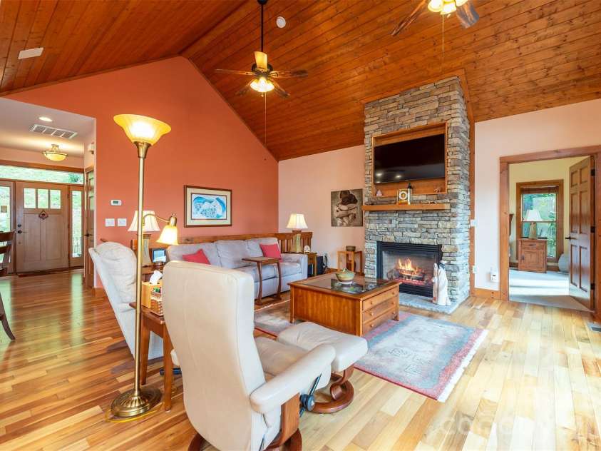 30 Wedgewood Terrace, Black Mountain, NC 28711.  MLS# CAR4421257, YatesRealty ID 49551. 