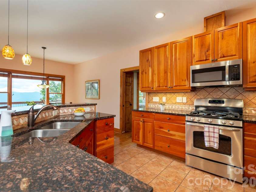 30 Wedgewood Terrace, Black Mountain, NC 28711.  MLS# CAR4421257, YatesRealty ID 49551. 