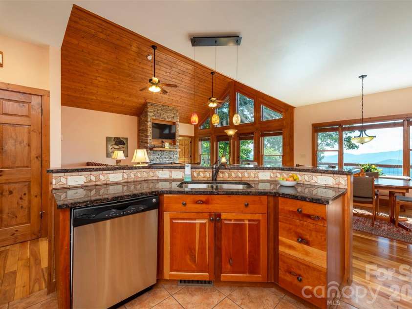 30 Wedgewood Terrace, Black Mountain, NC 28711.  MLS# CAR4421257, YatesRealty ID 49551. 