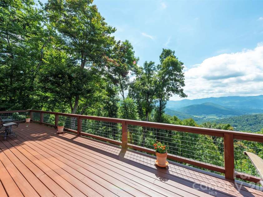 30 Wedgewood Terrace, Black Mountain, NC 28711.  MLS# CAR4421257, YatesRealty ID 49551. 