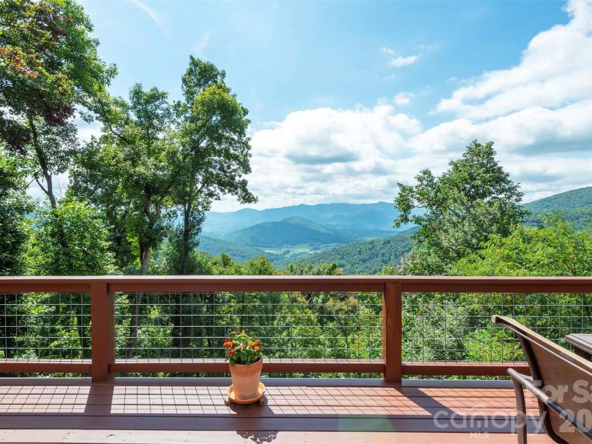 30 Wedgewood Terrace, Black Mountain, NC 28711.  MLS# CAR4421257, YatesRealty ID 49551. 